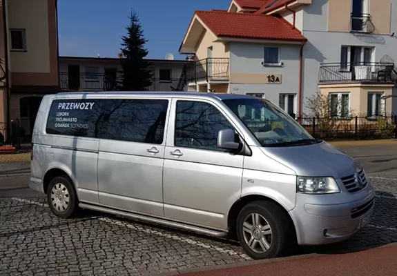 Zdjęcie taksówki firmy przewozleba.pl